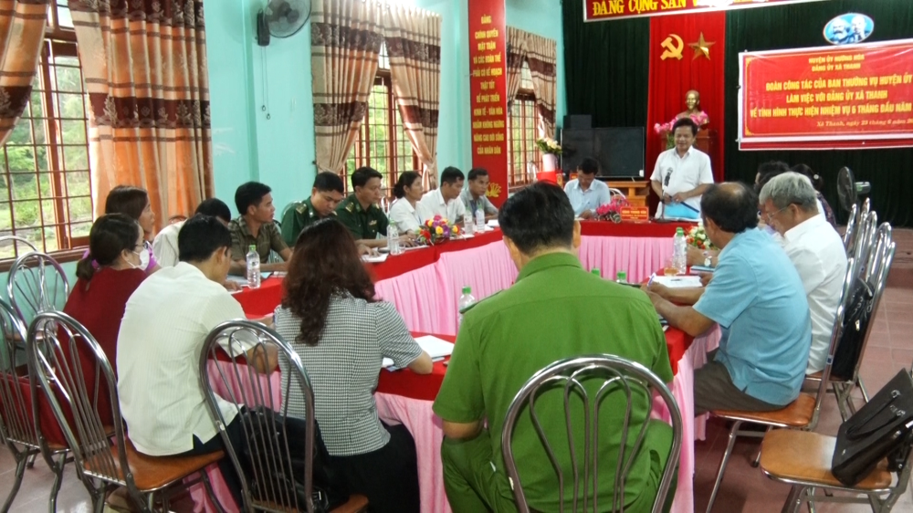 Đoàn công tác của Ban Thường vụ Huyện ủy làm việc với Đảng ủy xã Húc, Thanh, xã Lìa